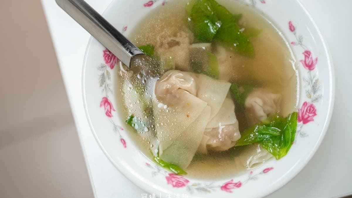 煮製滑嫩的餛飩皮，包裹著黃金比例堆疊、滿滿肉鮮味的豬肉餡料。（圖片來源：冠婷生活趣）
