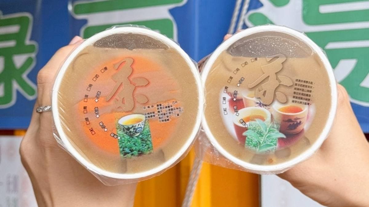 店家的綠豆湯分為有顆粒與無顆粒兩種。（圖片來源：熱血玩台南）