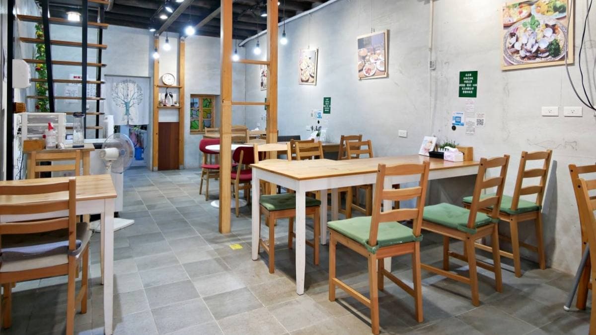 卡拉義式餐館的內用空間溫馨、舒適。（圖片來源：曼達愛吃鬼）