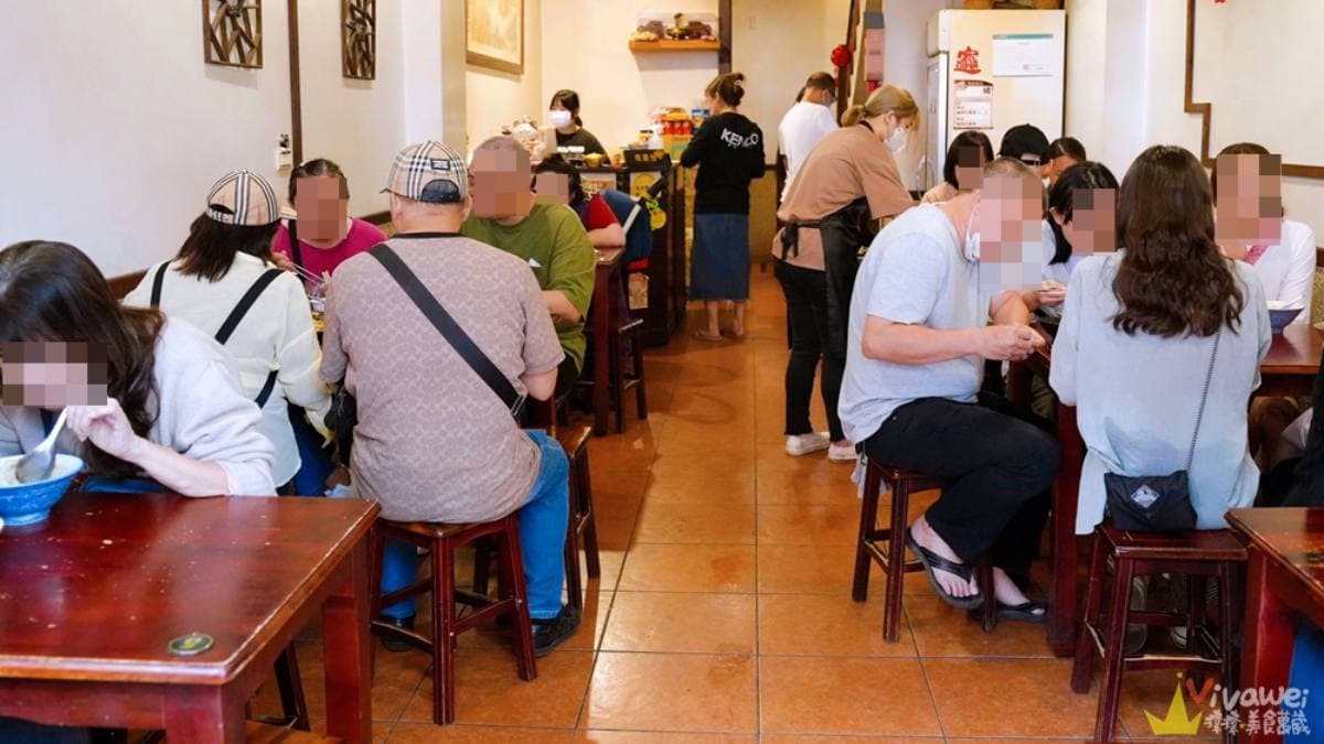 店家在一樓和二樓都有座位區。（圖片來源：瑋瑋美食萬歲）