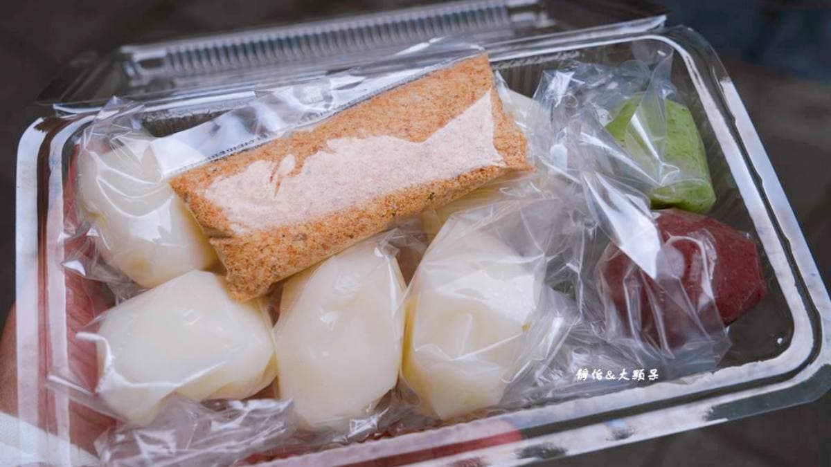 店家有小米、紫米、艾草及原味４種口味。（圖片來源：靜怡&大顆呆の親子.旅遊.美食）