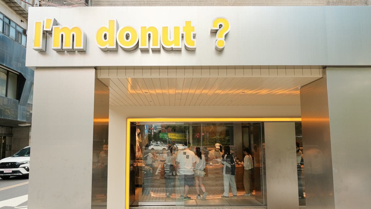 「I'm donut?台北敦化店」是從日本開來台灣的人氣甜甜圈店。（圖片來源：貪食瑞秋a口袋名單）
