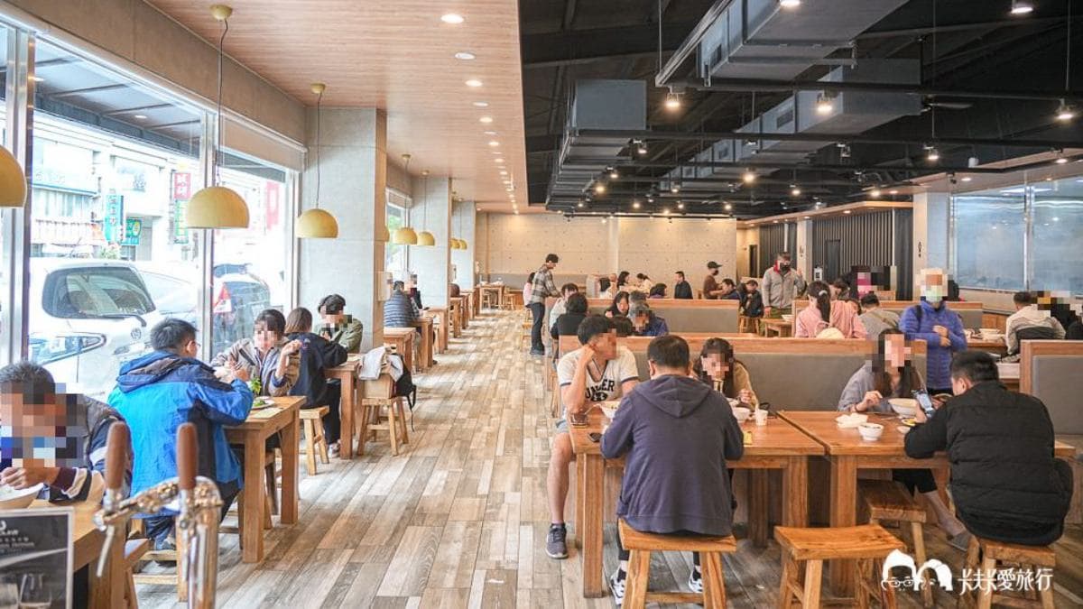 店內用餐空間超大，翻桌率非常高。（圖片來源：卡夫卡愛旅行）
