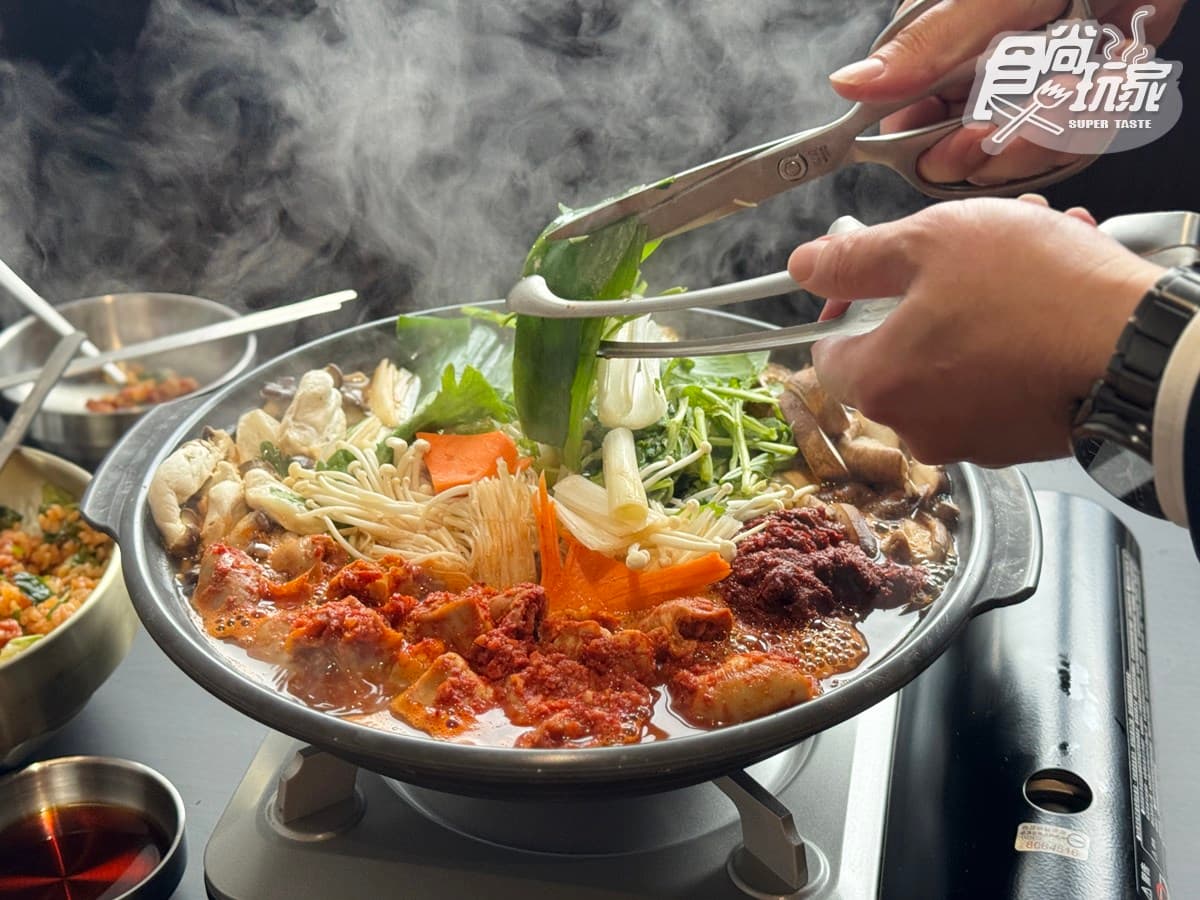 築間第1家「韓國醒酒湯」開幕!5大推薦+隱藏吃法一覽,內用小菜無限續到飽 築間第1家「韓國醒酒湯」開幕!5大推薦+隱藏吃法一覽,內用小菜無限續到飽