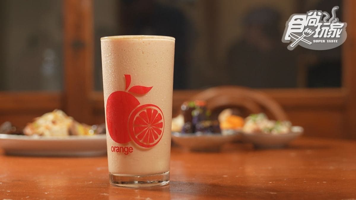 「木瓜牛奶」是招牌必點飲品，稠度很高、喝起來很過癮。