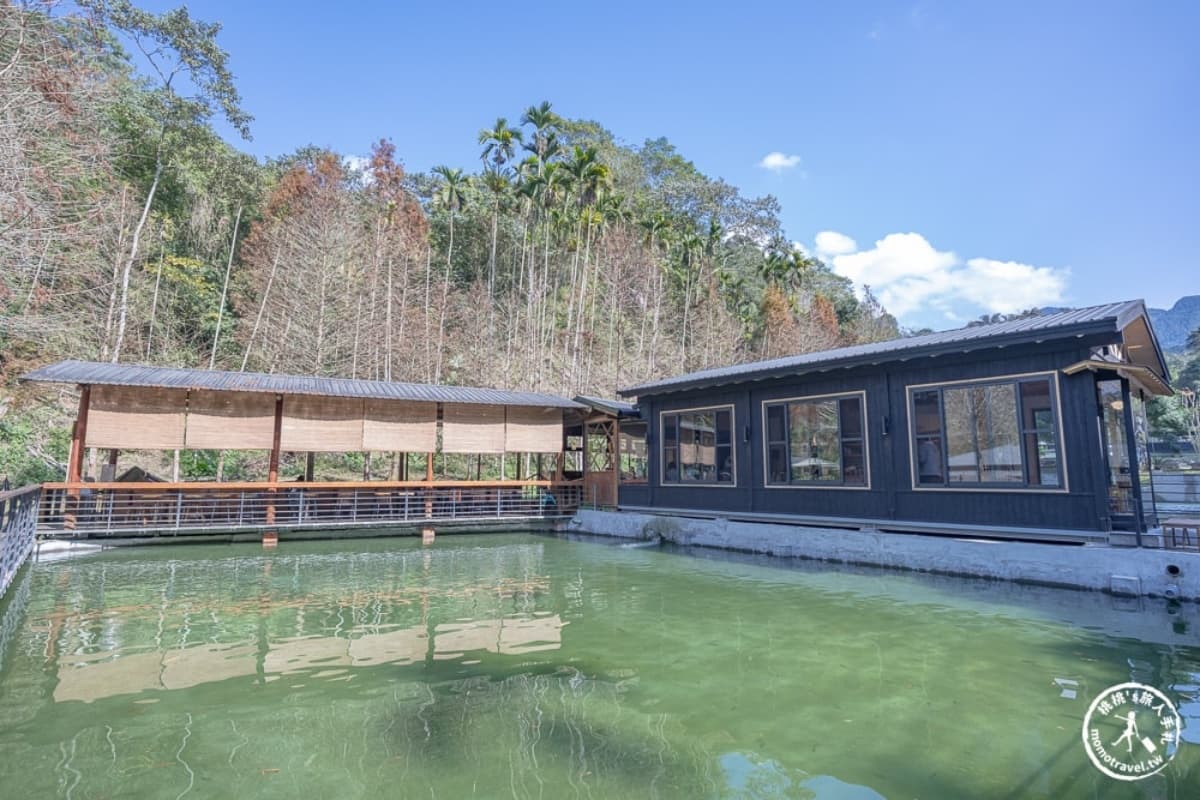 180度湖景下午茶!日月潭秘境咖啡8間:昭和池畔小屋、玻璃屋草地披薩 180度湖景下午茶!日月潭秘境咖啡8間:昭和池畔小屋、玻璃屋草地披薩