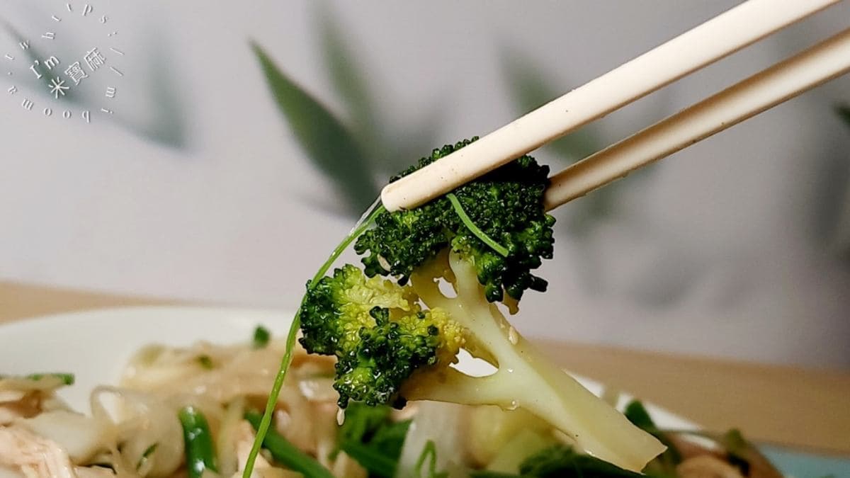 花椰菜清脆爽口，吸附滿滿湯汁。（圖片來源：米寶麻幸福滿載）
