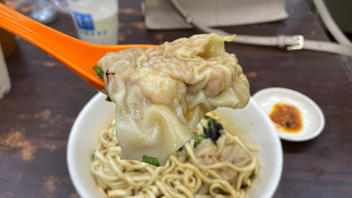 一共有三種餛飩，鮮蝦大餛飩、菜肉大餛飩、鮮肉大餛飩。（圖片來源：我不是黃臉婆，我是韓國黃太太。）