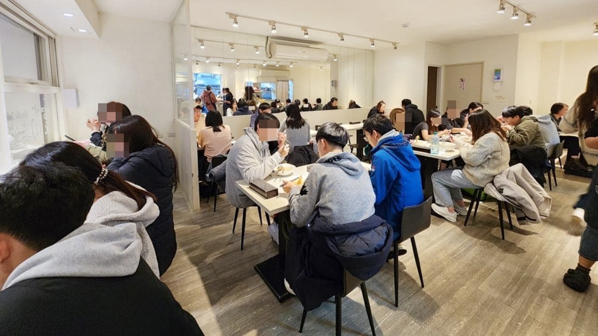 用餐時段的內用人潮總是滿滿。（圖片來源：米寶麻幸福滿載）