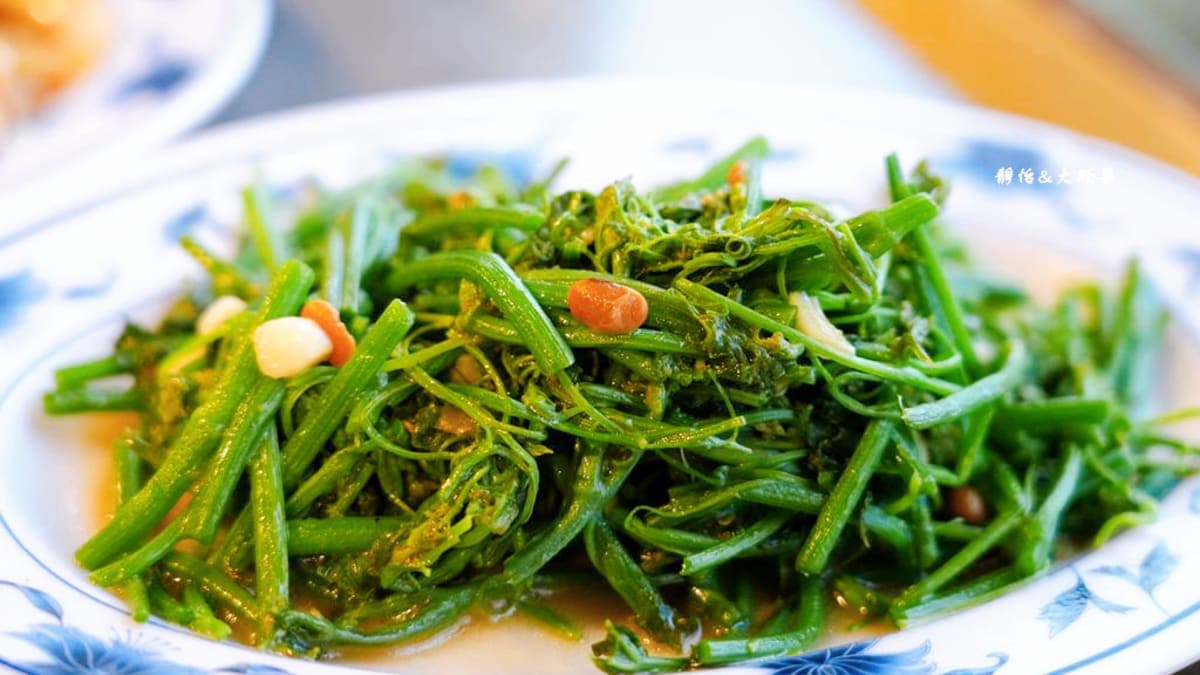 多種野菜都只要100元，份量也不馬虎。（圖片來源：靜怡&大顆呆）