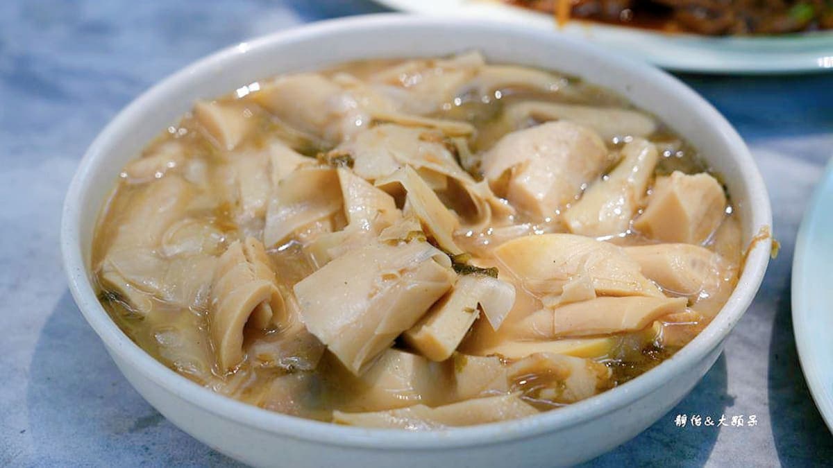 雞油桂竹筍，桂竹筍口感脆嫩，雞油湯汁拌飯也挺不錯。（圖片來源：靜怡&大顆呆）