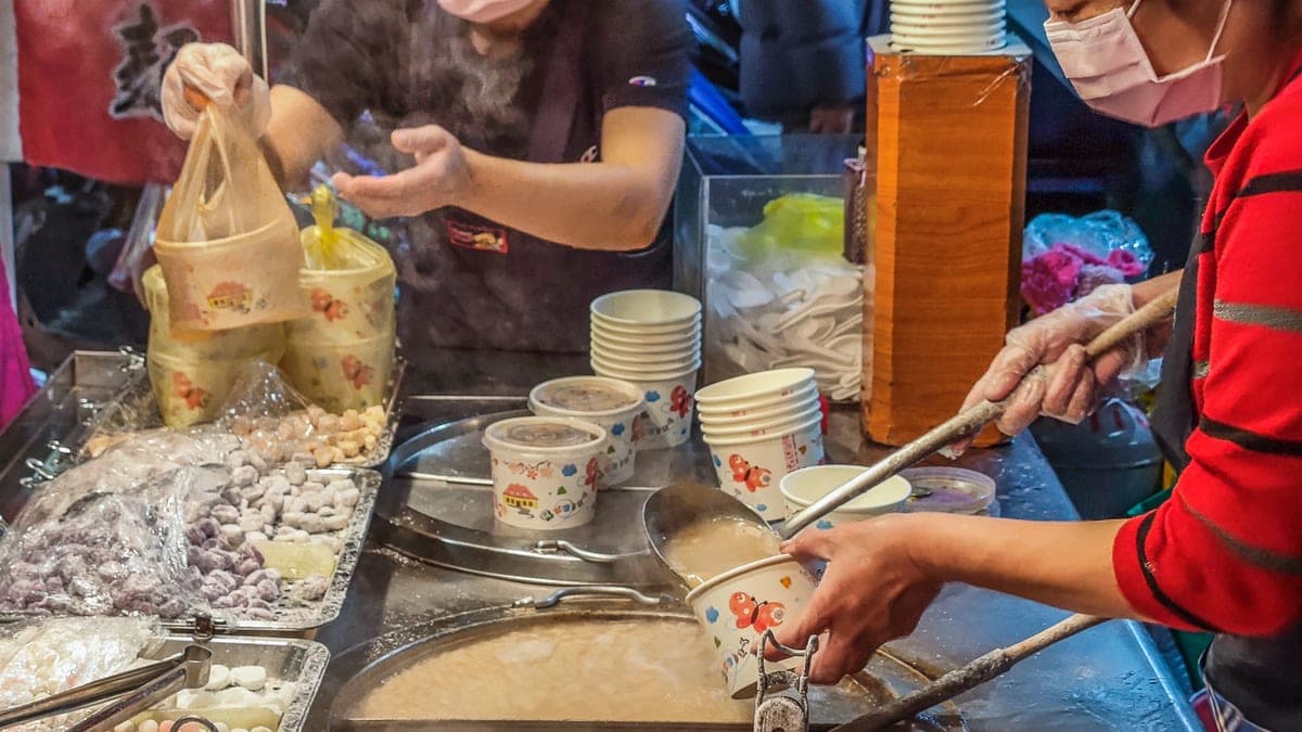 手工綜合湯圓 湯圓、芋圓地瓜圓通通現點現煮。（圖片來源：梅格享樂日記）