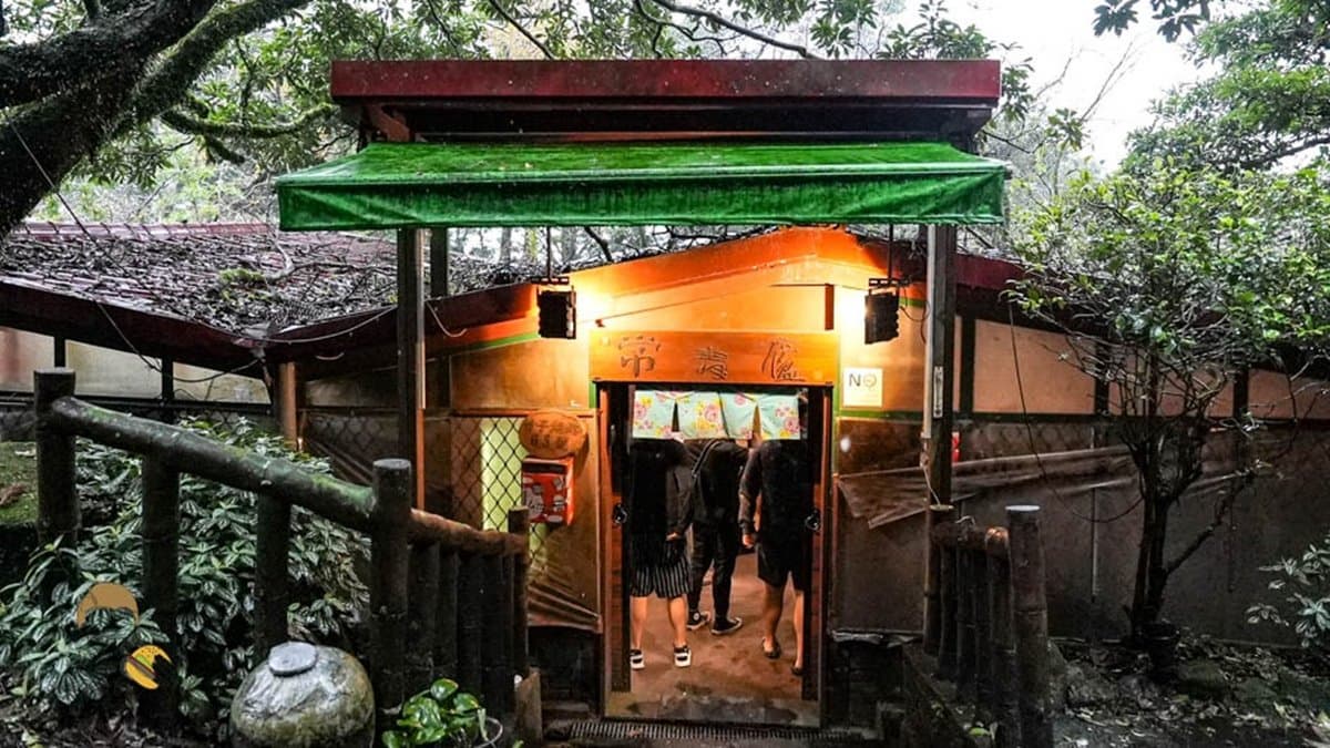 常青廬以室內座位為主，是北投陽明山適合聚餐的餐廳。（圖片來源：漢堡食嚥日記）