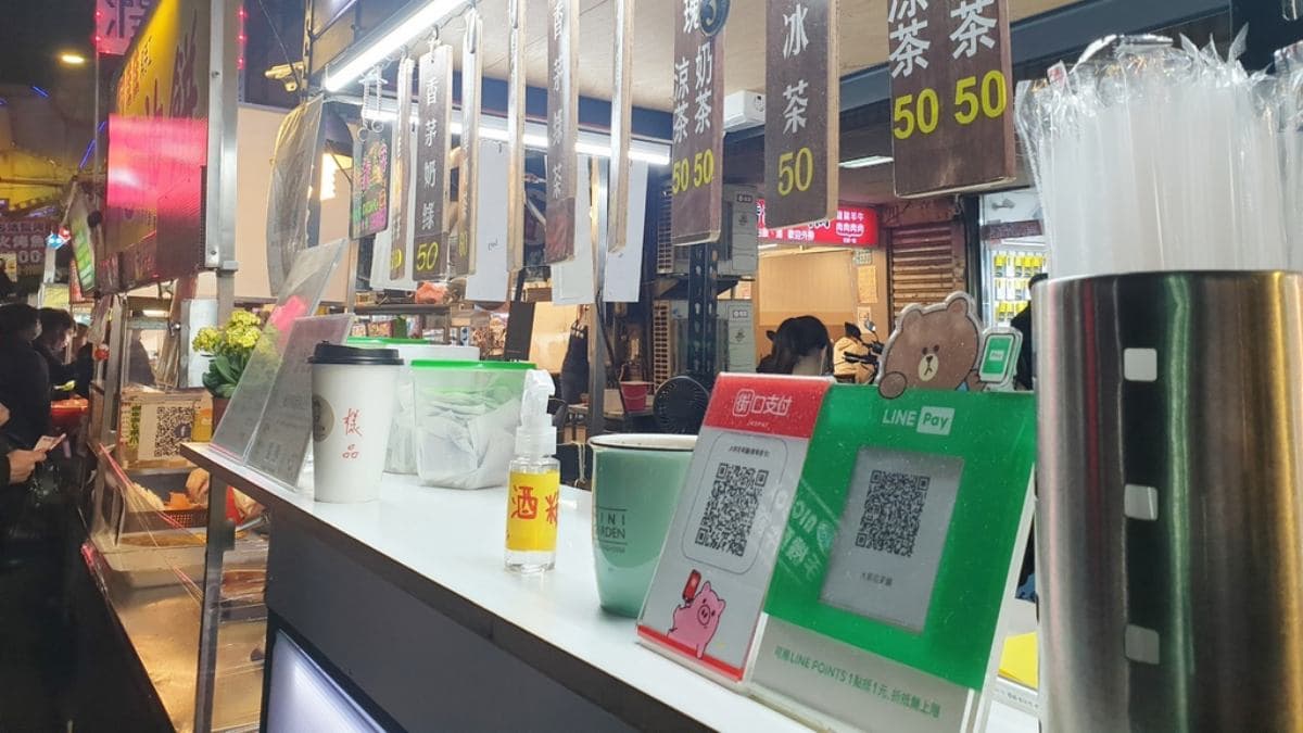 攤位甚至可用多元支付，不用擔心沒有零錢。（圖片來源：米寶麻幸福滿載）