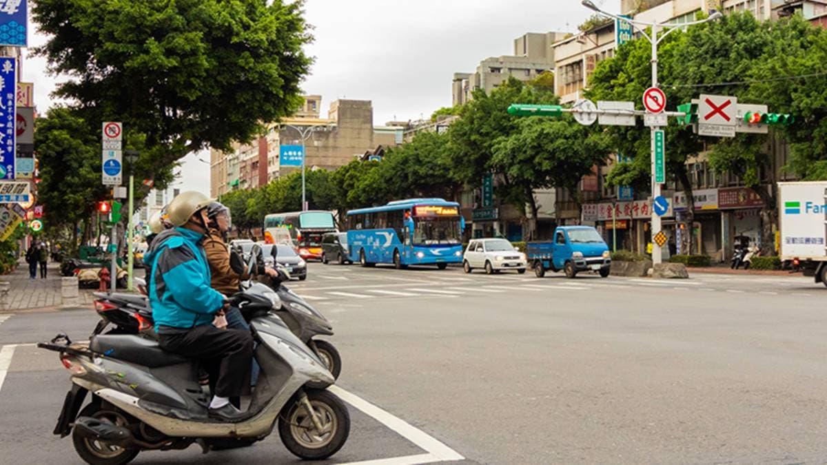 冬天騎車怎麼穿才保暖？內行人教５招不怕冷，網友狂推「這件」防風效果最強