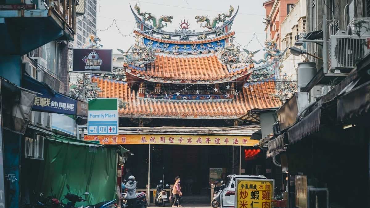 新莊武聖廟是新莊廟街的關帝廟，建於1760年。（圖片來源：是艾思，不是火拳）