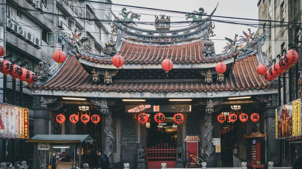 新莊慈祐宮座落於新莊港渡口。（圖片來源：是艾思，不是火拳）