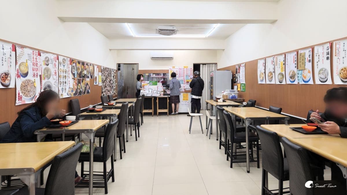 餐廳燈光明亮，座位間不擁擠。（圖片來源：Sweet Tina 樂在生活分享）