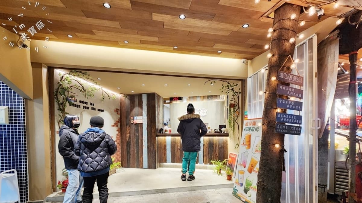 店門口裝潢充滿泰國文化元素。（圖片來源：米寶麻幸福滿載）