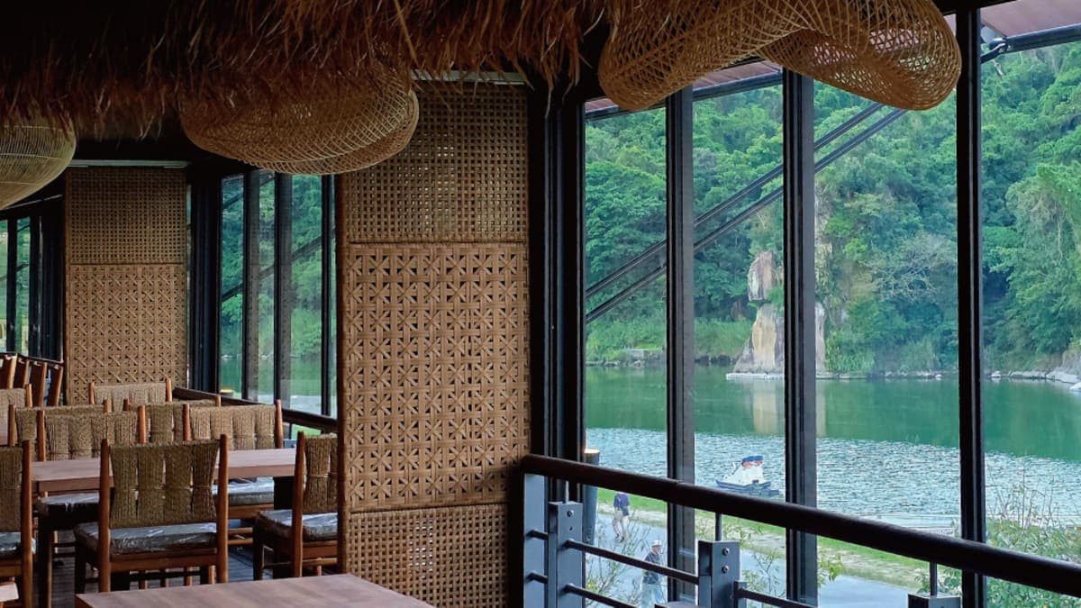 湖景宜人，餐廳有熱情的峇里島。（圖片來源：水灣餐廳）