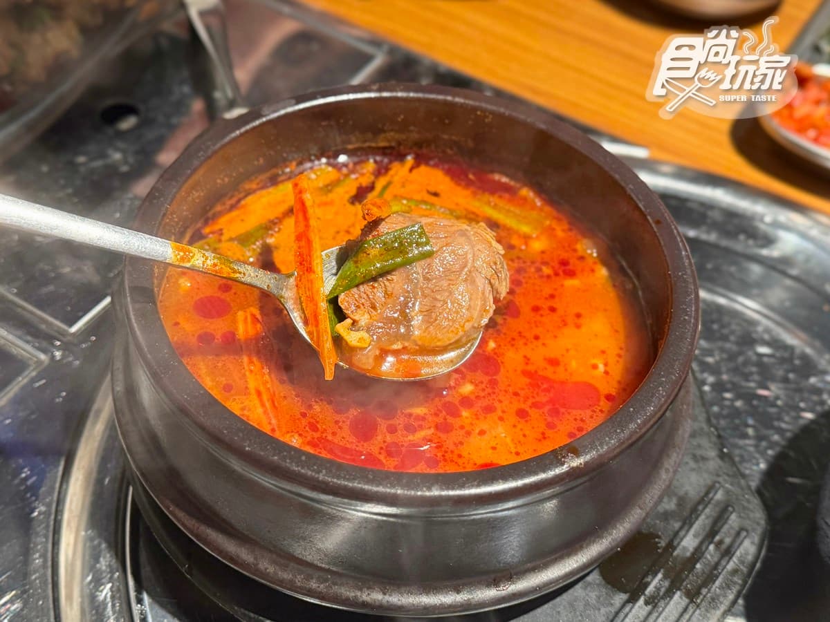 450元韓式小菜吃到飽!高CP值「韓式料理」必嗑燉牛骨,免費DIY鑰匙圈 450元韓式小菜吃到飽!高CP值「韓式料理」必嗑燉牛骨,免費DIY鑰匙圈