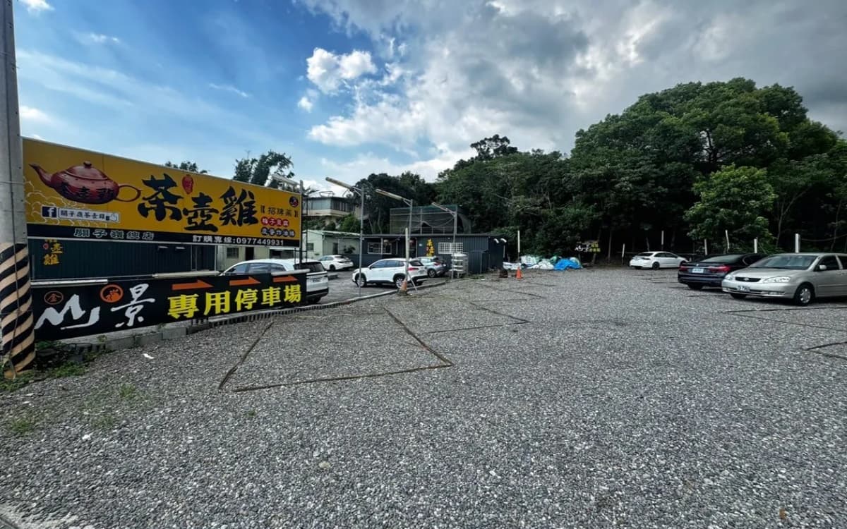 這間山景土雞城屬於在地老牌子（圖片來源：台南小白）