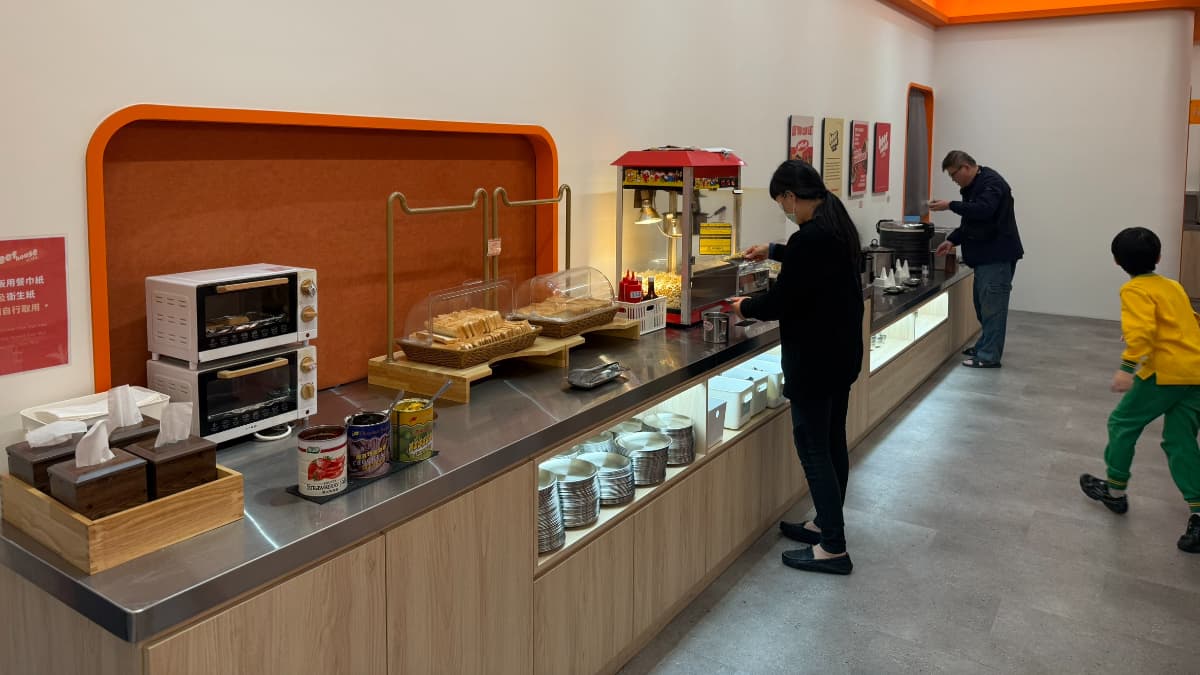 點最低199元的排餐就能享用豐富自助吧。（圖片來源：小牛室）