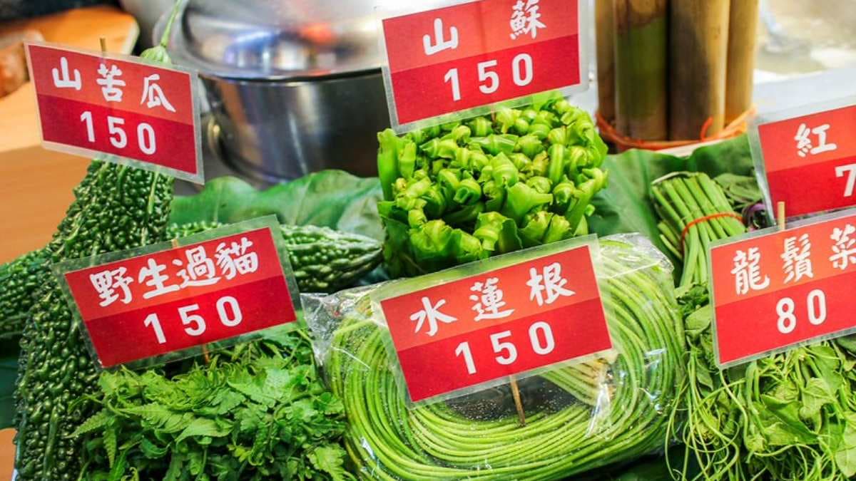 店家野菜種類不少，價錢也清楚標示。（圖片來源：陳小可的吃喝玩樂）