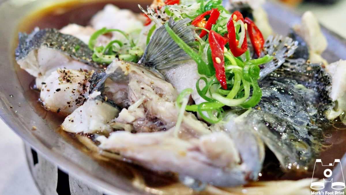 「清蒸活山鱸」肉質鮮嫩到不行！（圖片來源：馬克的足跡）
