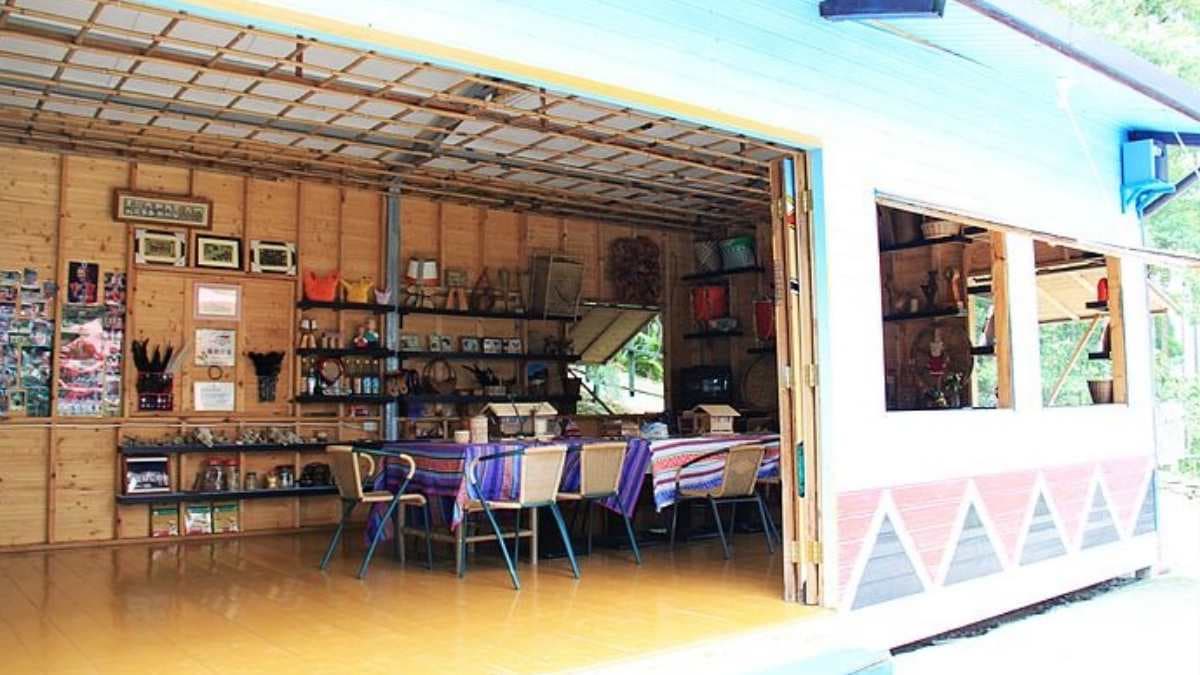 營地的主要用餐區可以休憩、喝咖啡。（圖片來源：旅人Carrie愛漫遊）