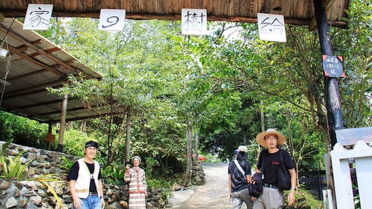 「給樹營地」位於烏來，可以體驗部落活動、品嘗原民料理。（圖片來源：旅人Carrie愛漫遊）