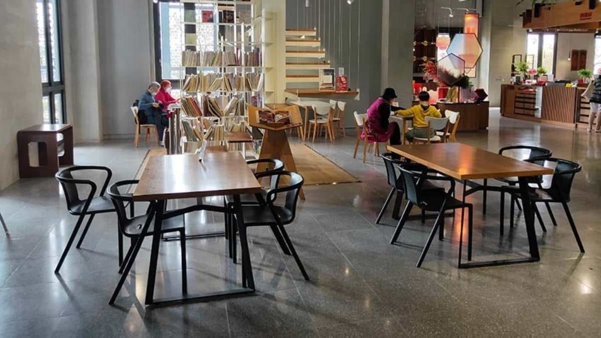 參觀完展覽還能到咖啡廳，來份悠閒的下午茶。（圖片來源：小噗扒飯）
