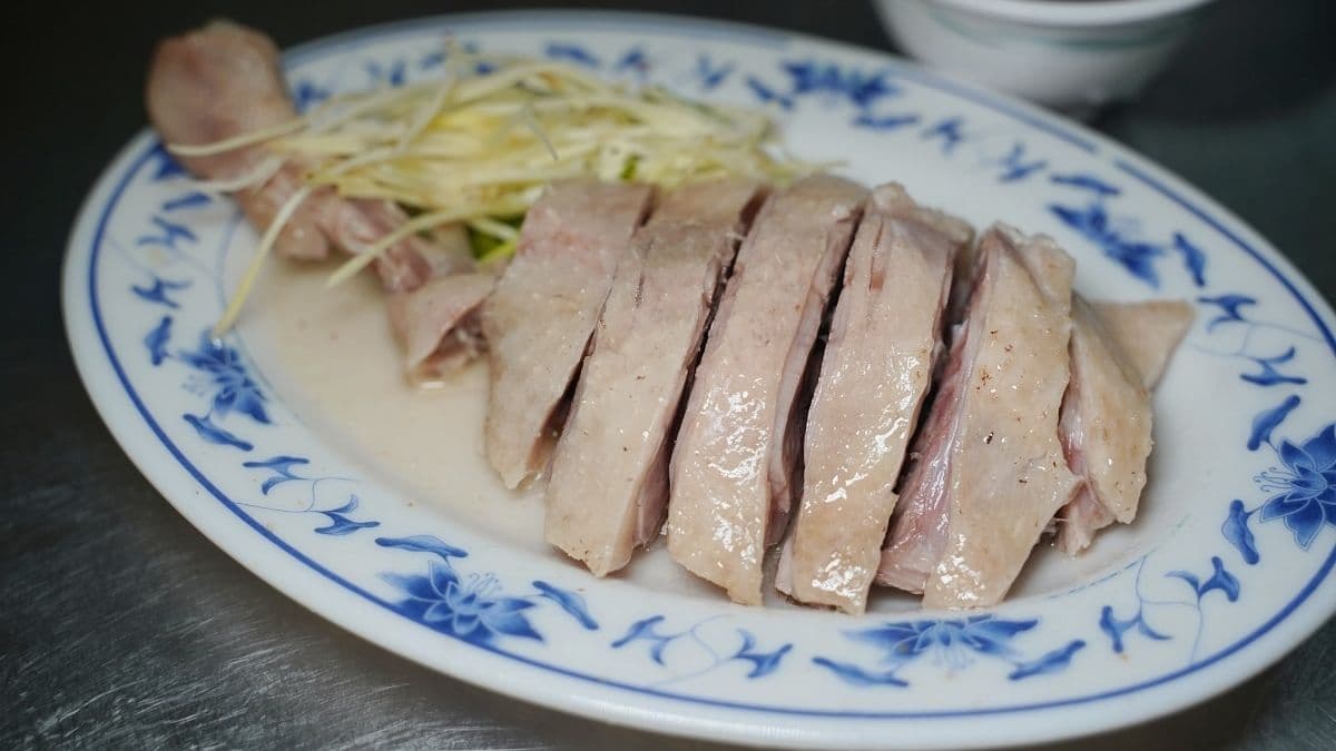 「鵝肉切盤」皮Q肉嫩又多汁。（圖片來源：東蛙池塘）