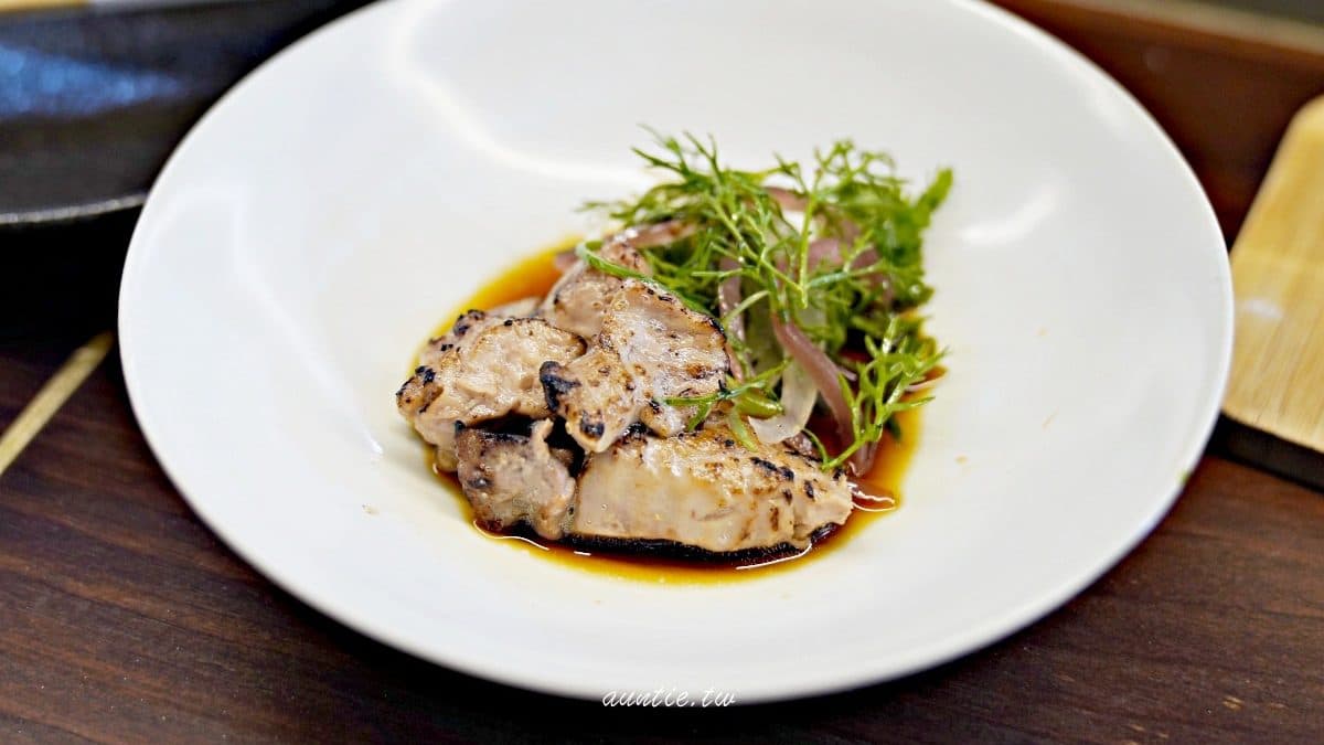 「和風鱈魚肝」鱈魚肝切得很大塊，吃起來很過癮。（圖片來源：水晶安蹄不務正業過生活）