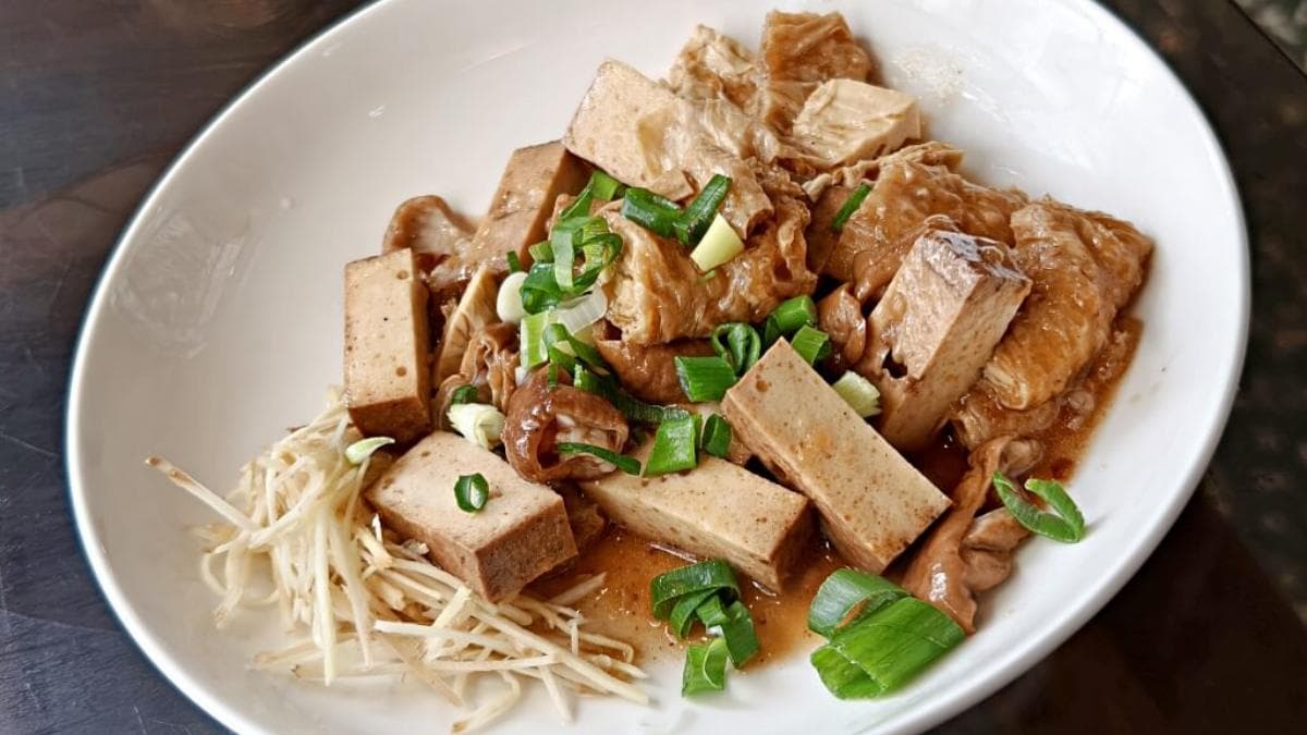 滷味豆皮、百頁豆腐、大腸等，調味很讚。（圖片來源：Darren蘋果樹旅遊玩樂誌）