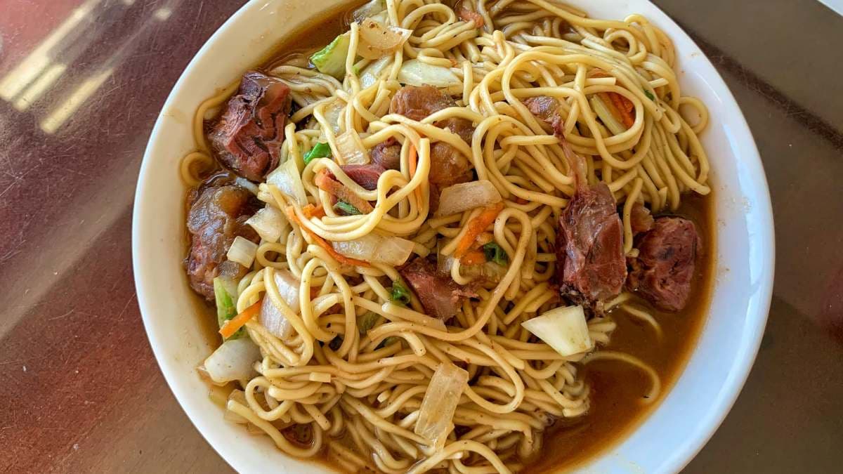 「沙茶牛肉炒麵」有微微的沙茶香，口感烹煮的剛剛好。（圖片來源：果果愛Fruitlove）