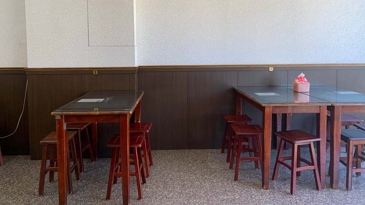 用餐區座位以四人桌為主。（圖片來源：果果愛Fruitlove）