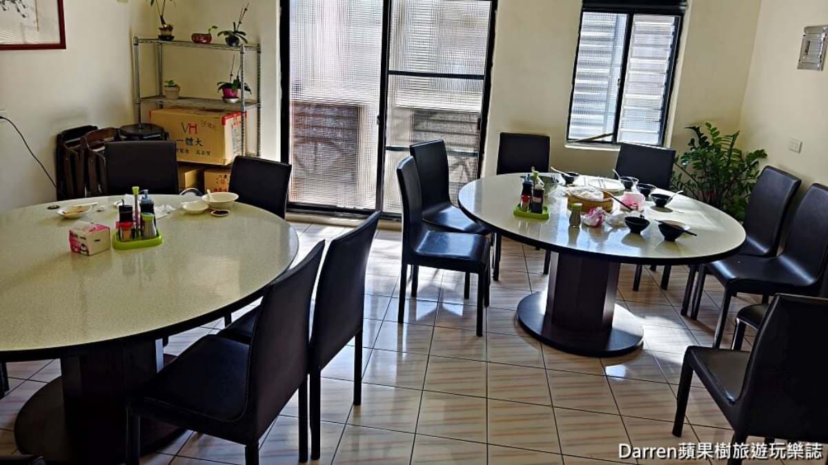 用餐座位不多，２樓有較大的圓桌。（圖片來源：Darren蘋果樹旅遊玩樂誌）