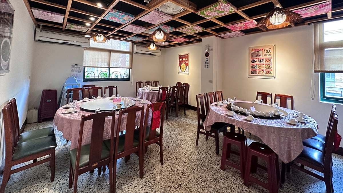 店家２樓有包廂，想要辦家庭聚餐或請客都很適合。（圖片來源：TISS玩味食尚）