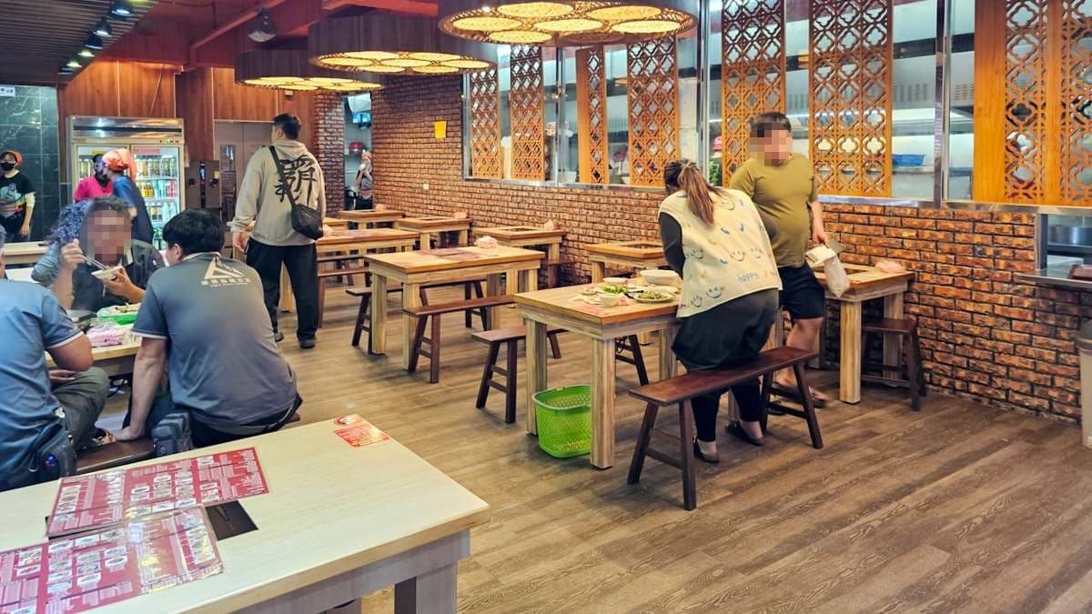 店家的內用空間明亮、乾淨。（圖片來源：菓子の幸福週記）