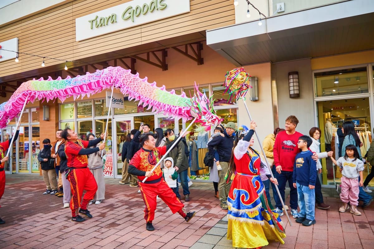 春節免費開運景點！打卡巨型麻將、唐人街，加碼免費逛「史努比快閃店」