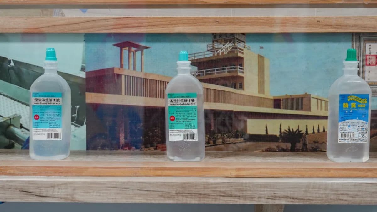 市面上多數生理食鹽水都是濟生提供的喔。（圖片來源：勞鼠探世界）