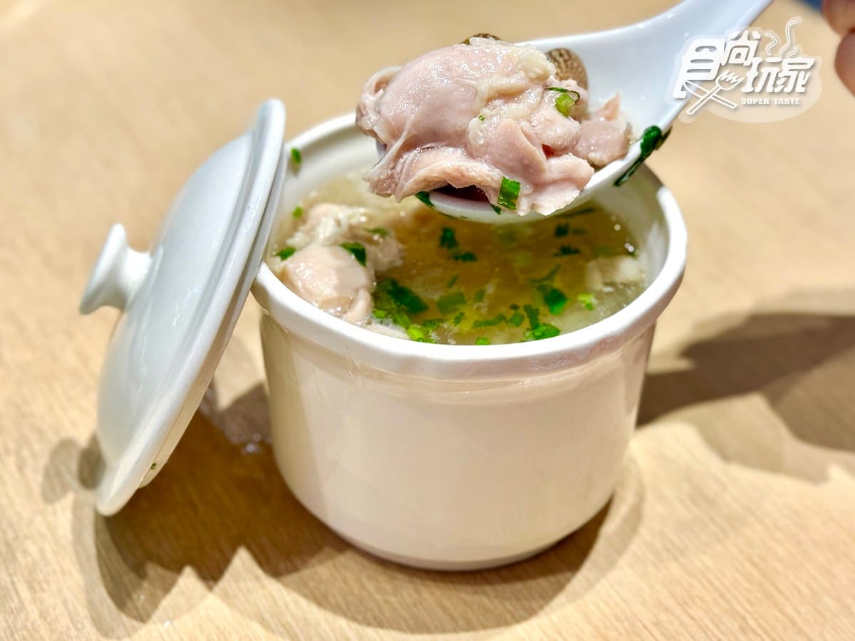 80元起吃爆！4.9星「平價銷魂燃麵」爽嗑巨無霸蟹黃麵，免費柚香小菜無限