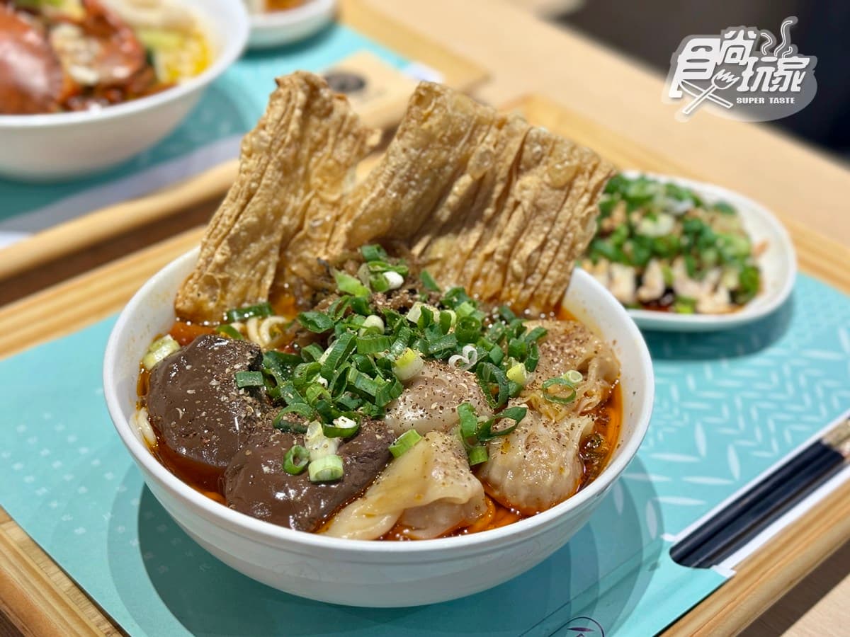80元起吃爆！4.9星「平價銷魂燃麵」爽嗑巨無霸蟹黃麵，免費柚香小菜無限