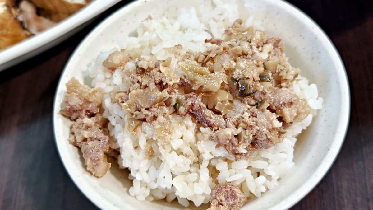 「瓜仔肉飯」肥瘦比例剛好，搭配脆口瓜仔鹹香入味。（圖片來源：Darren蘋果樹旅遊玩樂誌）