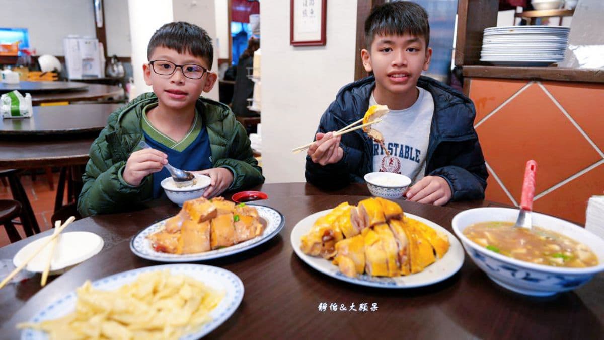 紅燒豆腐及豆腐羹下飯美味，滷脆筍非常爽口。（圖片來源：靜怡&大顆呆の親子.旅遊.美食）
