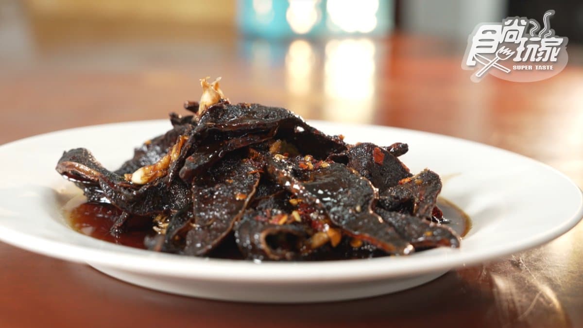 「炸牛脾」口感焦脆，吃起來很唰嘴。