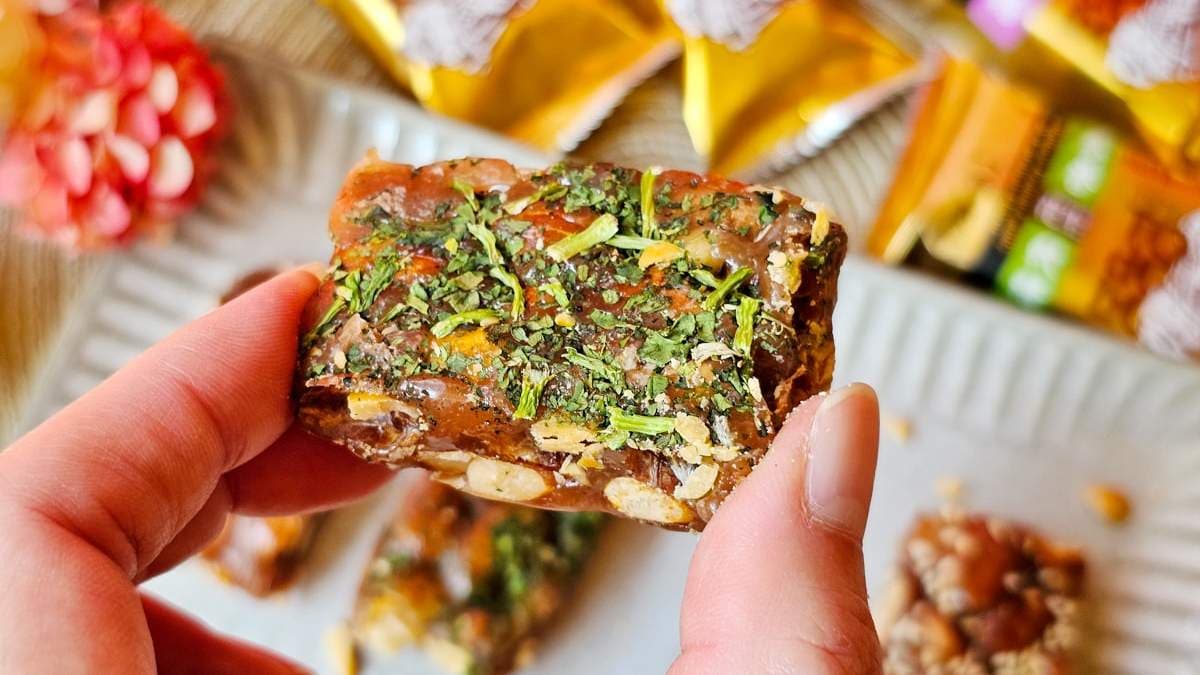 「香菜花生軟糖」獨特香菜跟花生糖搭在一起，毫無違和感。（圖片來源：菓子の幸福週記）