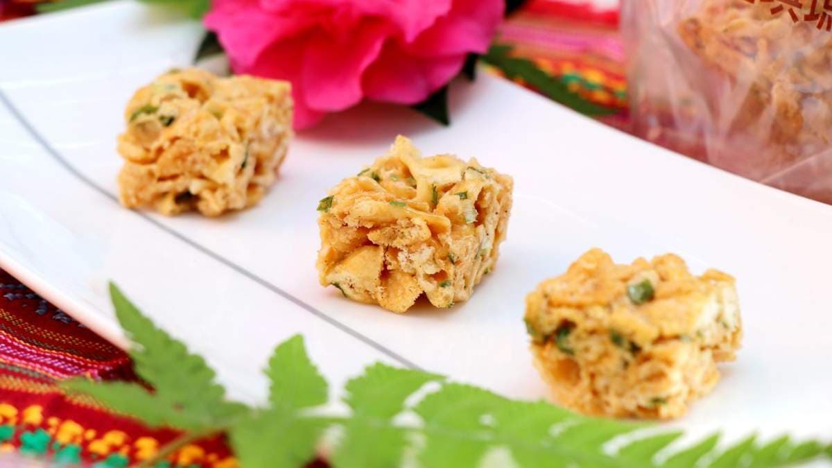 「蔥蒜琪瑪酥」是最受歡迎的鹹口味，越吃越唰嘴。（圖片來源：加小菲愛碎碎唸）