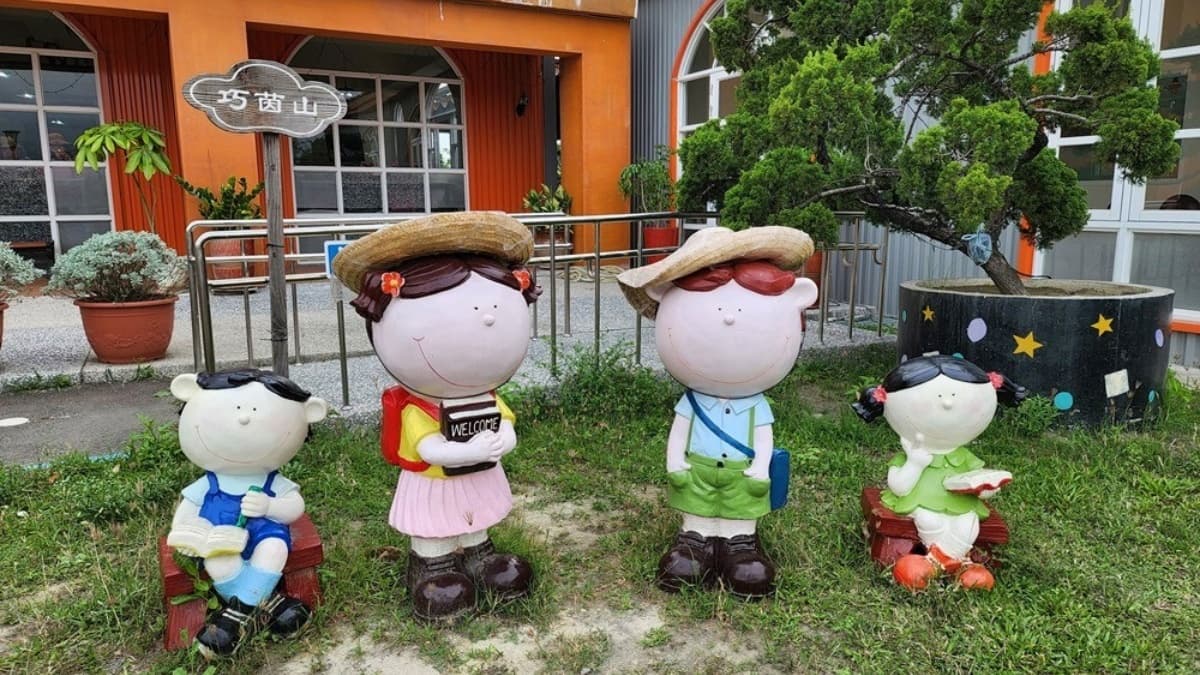 可茵山枋寮旗艦店的大草皮很適合讓小孩跑來跑去。（圖片來源：Yuki's Life）